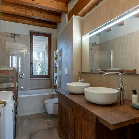 דירה Cosy Renovated Flat In The Center פאדנג'ה סול גארדה